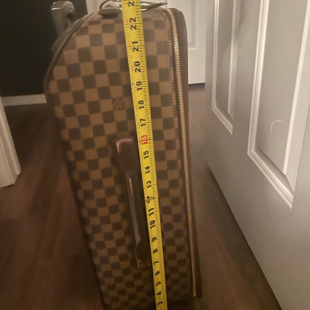 LV - Picture 11 of 12